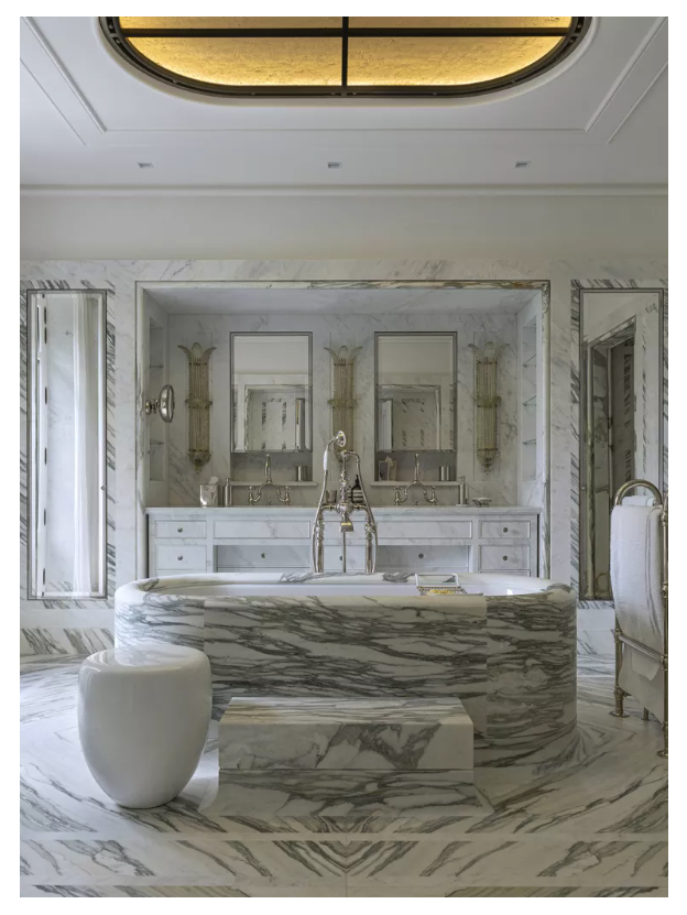 luxusná kúpeľňa v mramorovom prevedení
